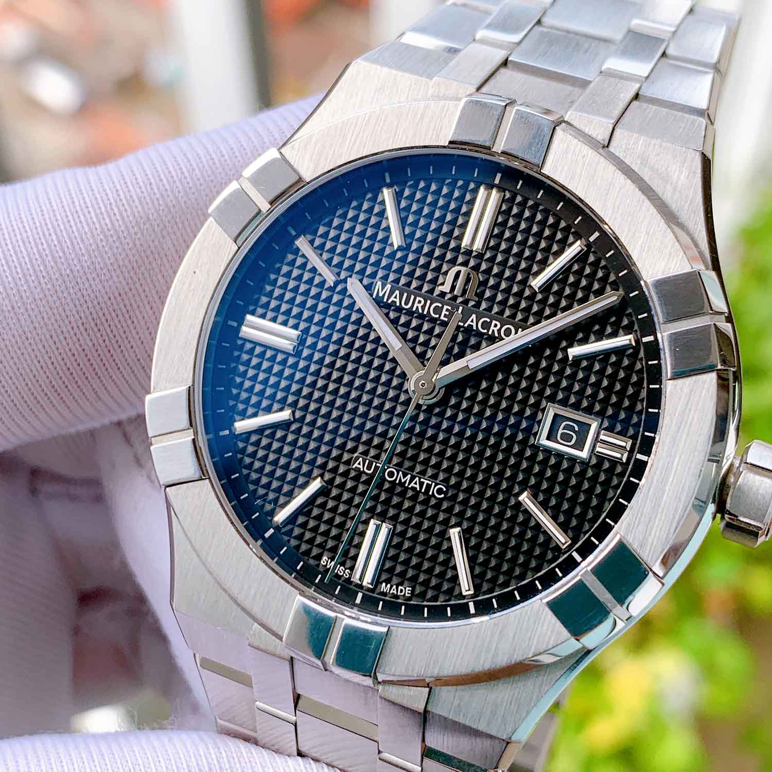 Maurice Lacroix Aikon 42mm AI6008SS0023301 Used